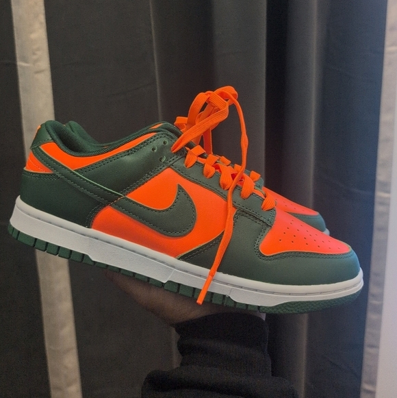 Athletic_Shoes